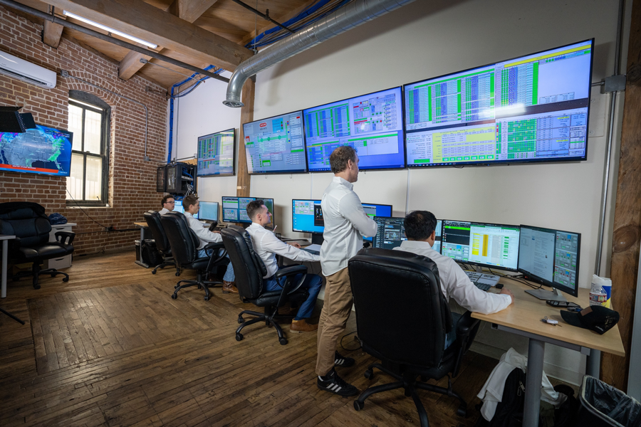 Enchanted Rock’s fully staffed mNOC monitors critical assets around the clock, keeping an eye out for potential grid disruptions, technical abnormalities, market opportunities and upcoming maintenance needs.